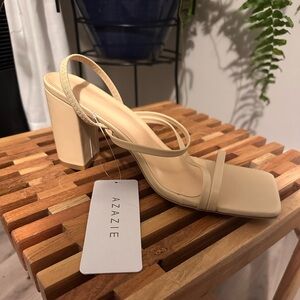 AZAZIE Casual Block Heels ✨NWT✨
